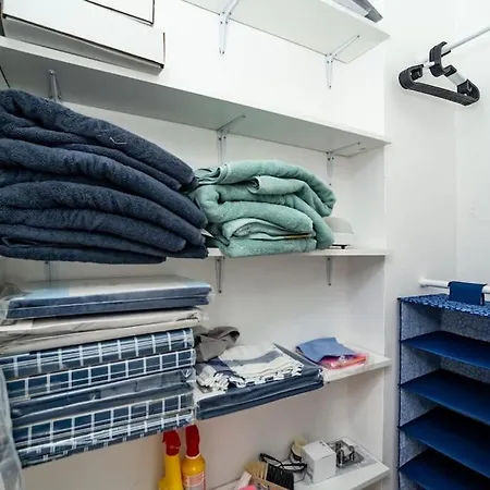 Cosy, Retro-styled Flat In Beautiful Zizkov *