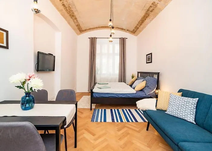 Cosy, Retro-styled Flat In Beautiful Zizkov Appartamento Praga