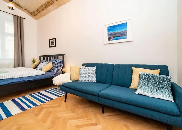 Cosy, Retro-styled Flat In Beautiful Zizkov