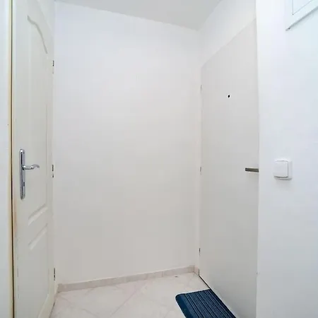 Apartamento Cosy, Retro-styled Flat In Beautiful Zizkov Praga
